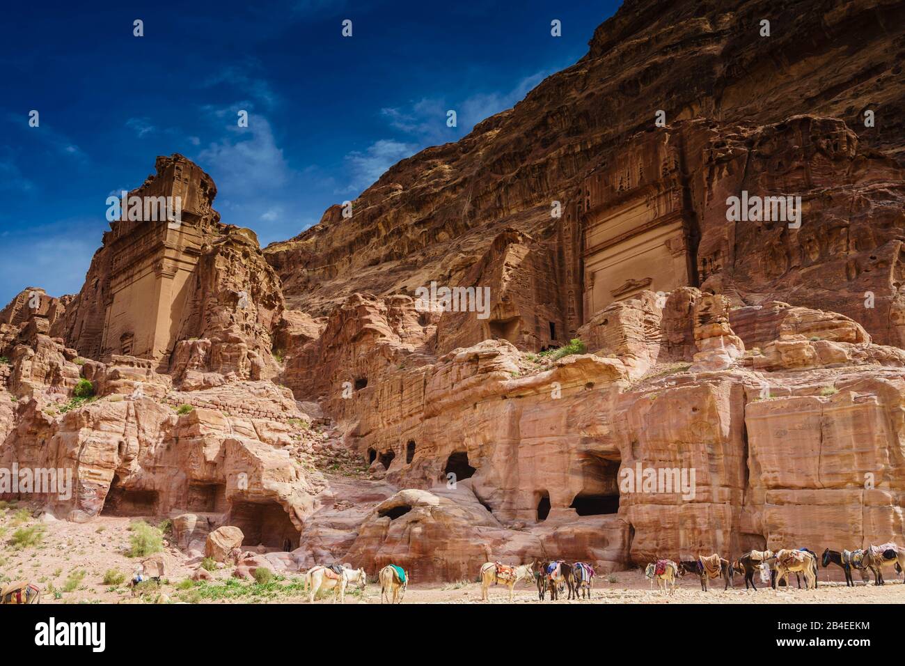 Ruines sur la route principale de Petra, Jordanie Banque D'Images