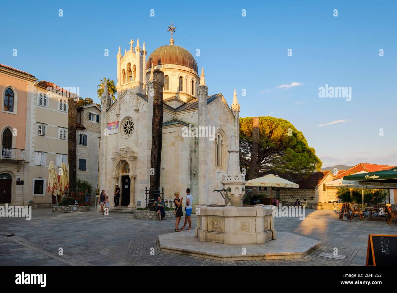 Église D'Archange Michael, Fontaine De Belavista, Herceg Novi, Baie De Kotor, Monténégro Banque D'Images