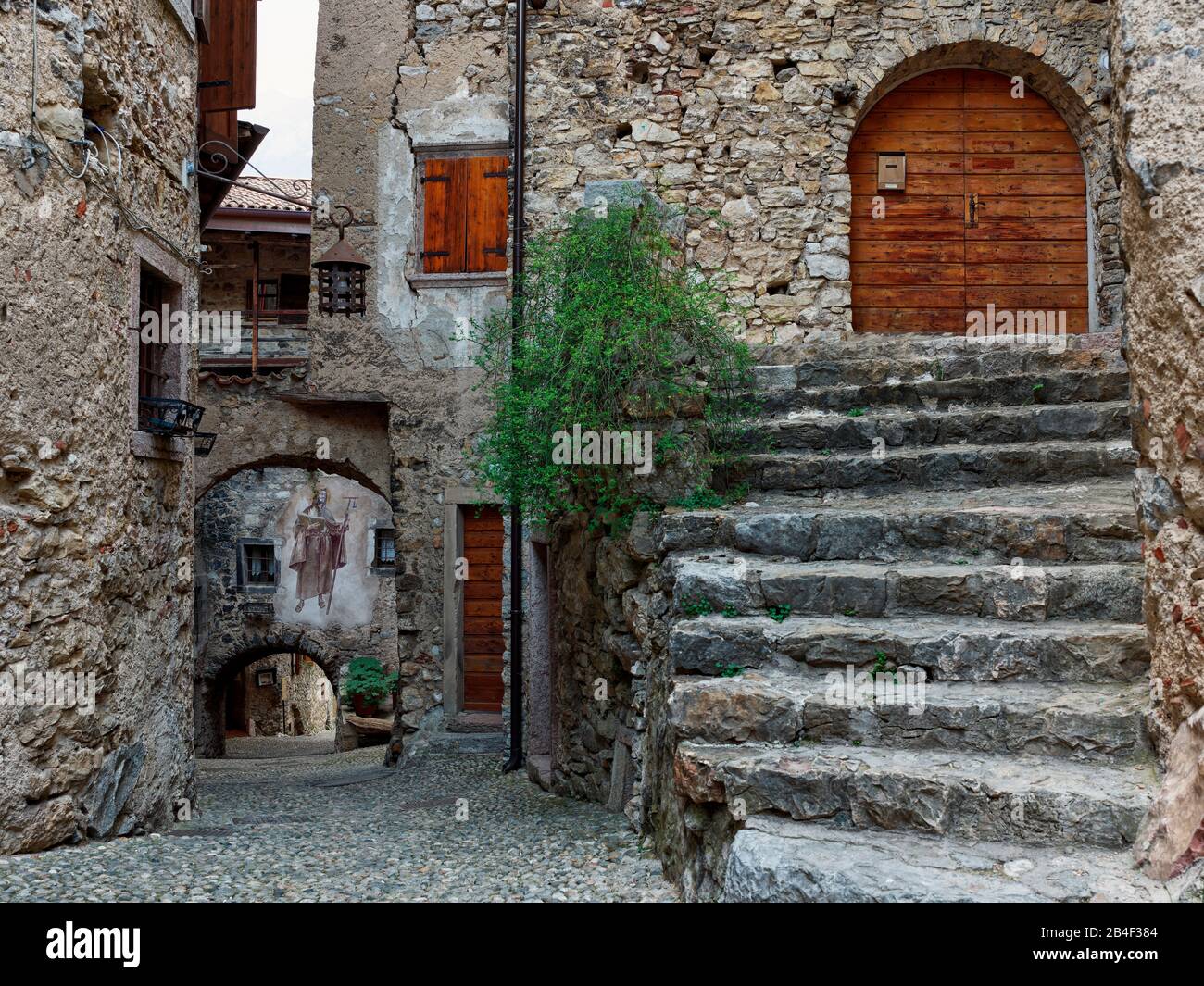 Borgo di Canale, Tenno, Trentin, Tyrol du Sud, Trentin-Haut-Adige; Italie, village muséal, village médiéval Banque D'Images