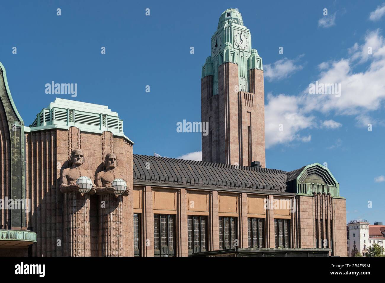 Helsinki, Finnland, Hauptbahnhof, Jugendstil Und Neoklassizismus, Uhrenturm Und Statuen Von Emil Wikström Banque D'Images