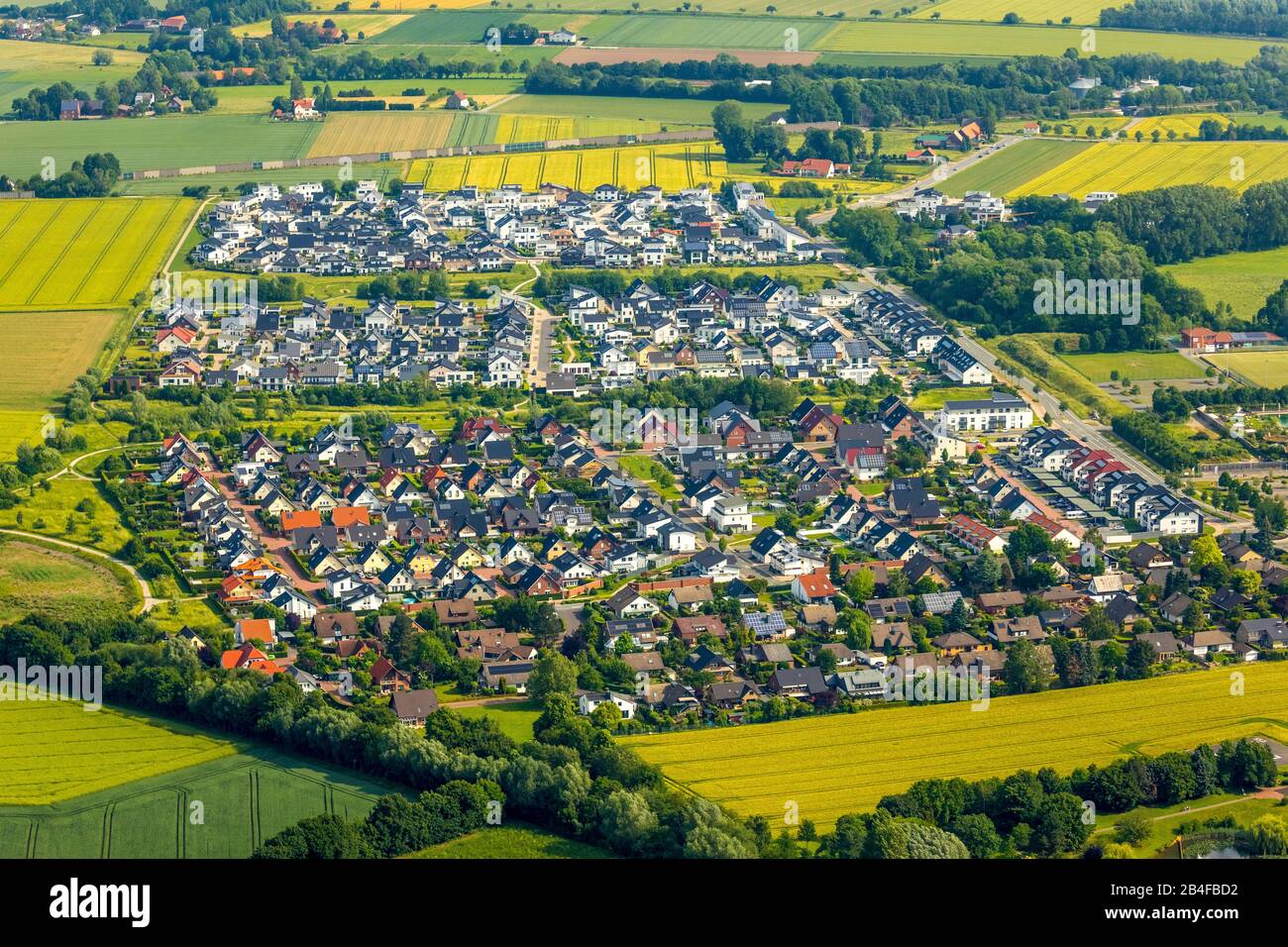 Vue aérienne des nouvelles zones de développement de l'Ardeyweg à Soest dans le Soester Börde, dans l'état fédéral de Rhénanie-du-Nord-Westphalie en Allemagne, Soester Börde, Europe, Banque D'Images