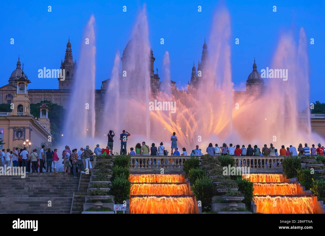 Magic fountain barcelona Banque de photographies et d'images à haute  résolution - Alamy