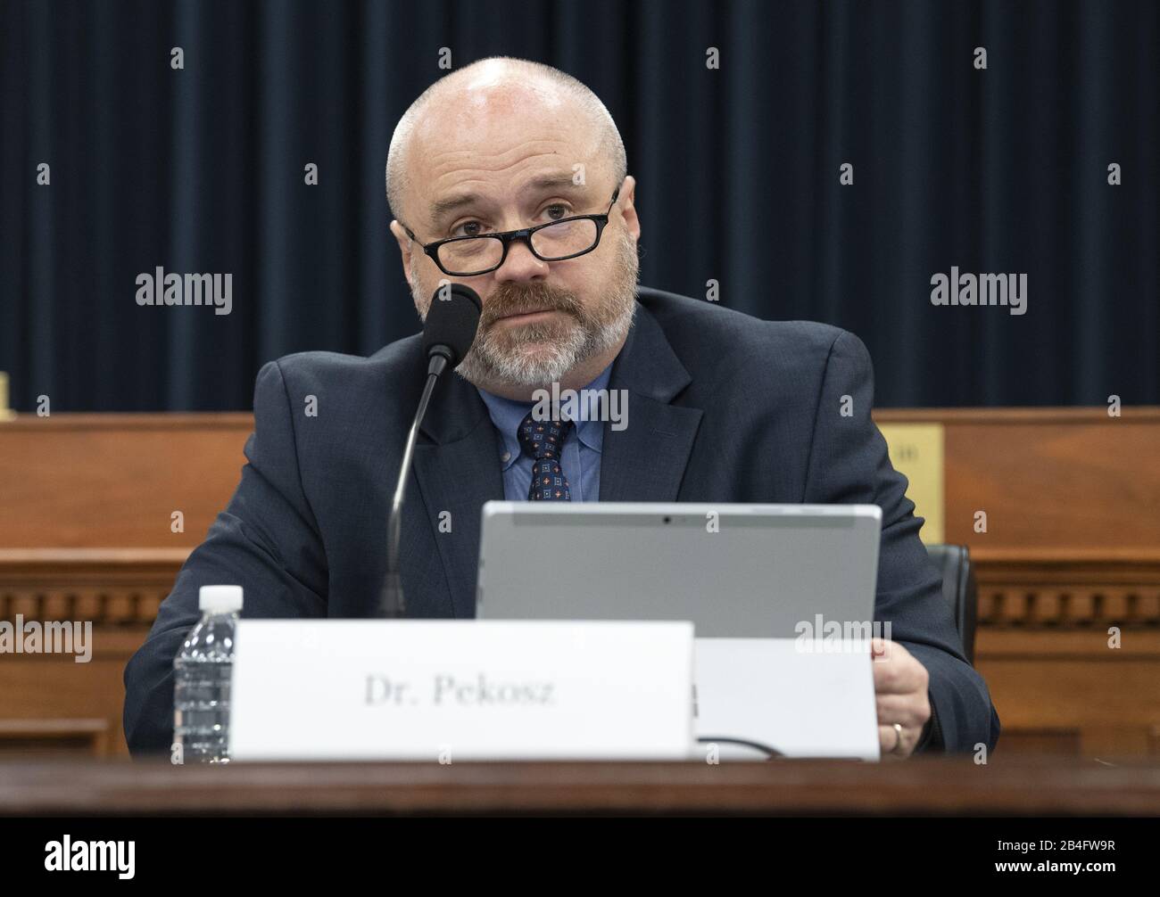 Washington, États-Unis. 06 mars 2020. Andy Pekosz, co-directeur du Centre d'excellence Johns Hopkins en recherche et surveillance sur la grippe, participe à un exposé sur le Coronavirus et sa propagation et les meilleurs moyens de mobiliser des ressources et d'améliorer les soins et la réponse, sur Capitol Hill à Washington, DC, le 6 mars 2020. Crédit: Upi/Alay Live News Banque D'Images