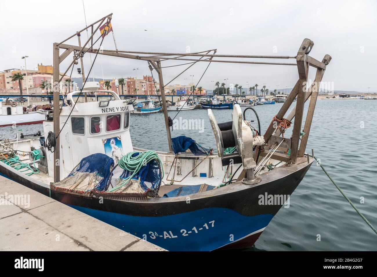 Bateaux de pêche dans le port, la Linea de la Concepcion, Espagne Banque D'Images