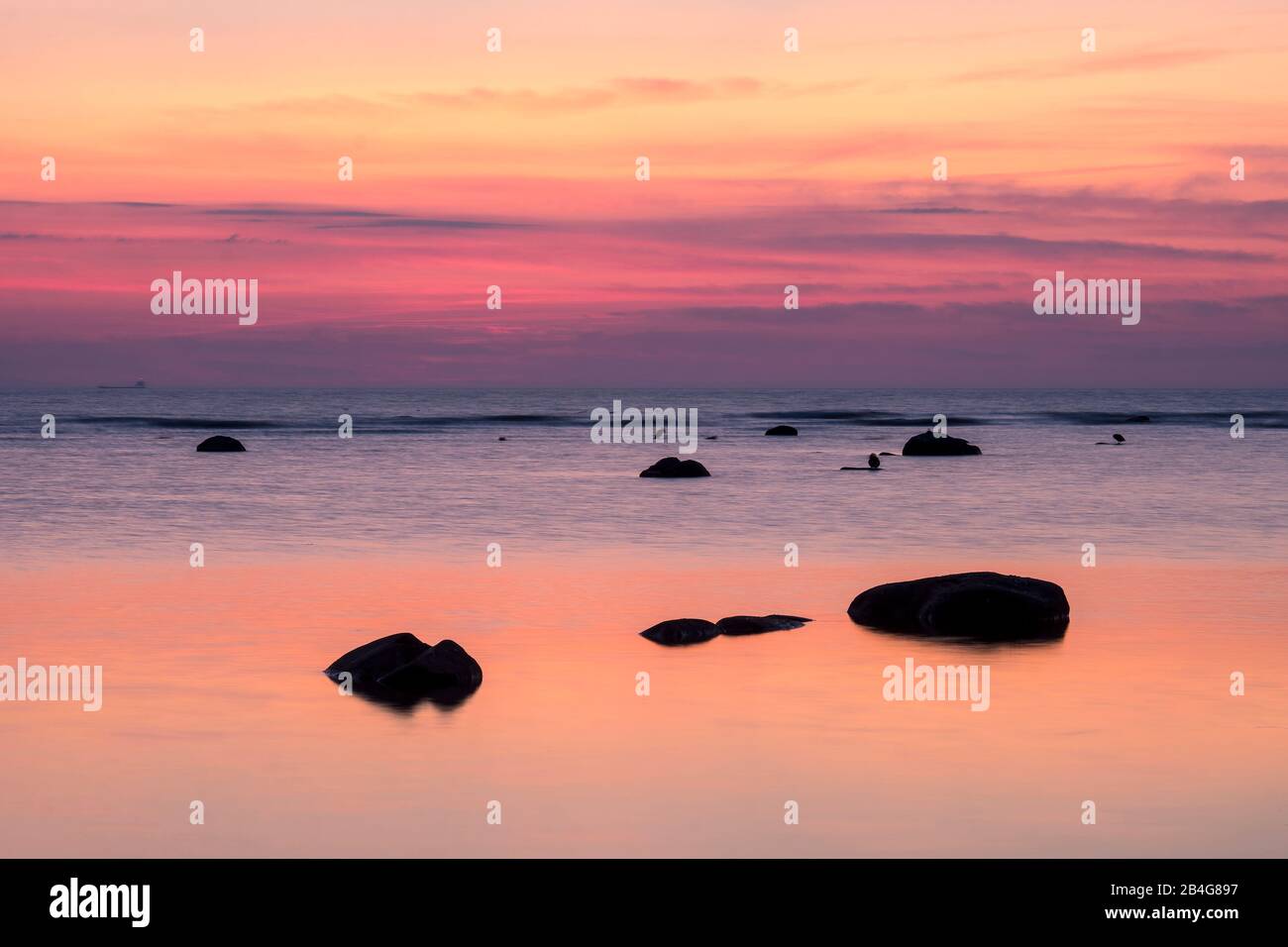 Estland, Ostseeinsel Hiiumaa, Schärenküste Im Abendlicht, Langzeitbelichtung Banque D'Images
