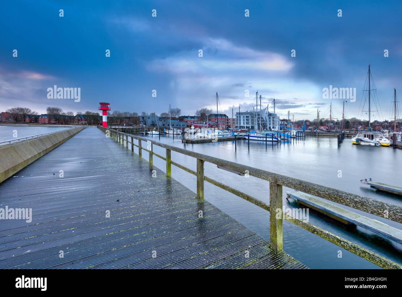 Stadthafen, Blaue Stunde, Bucht, Eckernförde, Ostsee, Schleswig-Holstein, Deutschland, Europa Banque D'Images