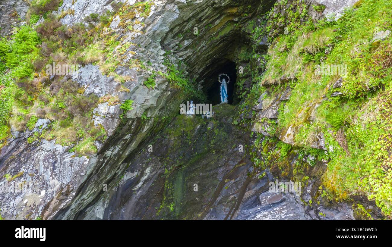 Ancienne carrière de Slate et grotte avec statue de la Vierge Marie, île Valentia, Irlande Banque D'Images