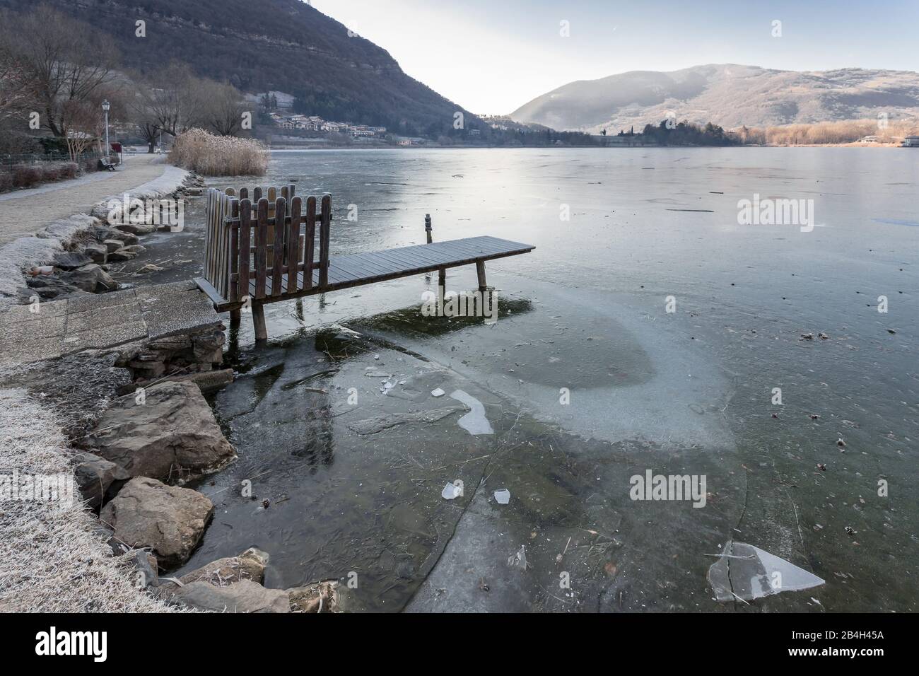 Lac Endine complètement gelés. Endine Gaiano (BG) ITALIE - janvier 22, 2019. Banque D'Images