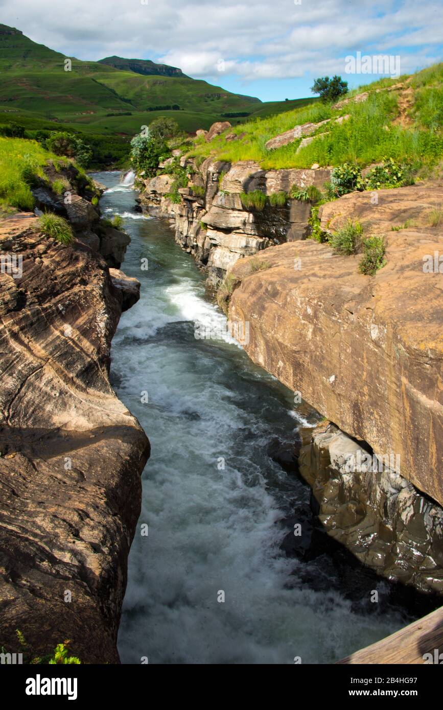 rapides de la rivière mnweni, montagnes du nord de drakensberg, kwazulu natale, afrique du sud Banque D'Images