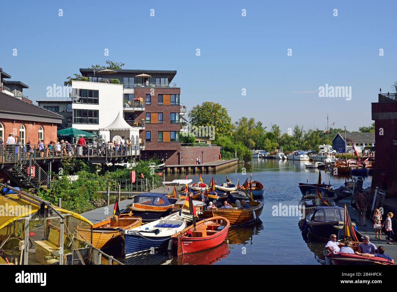 Europe, Allemagne, Basse-Saxe, Buxtehude, Hambourg zone métropolitaine, Este, port, vivre sur l'eau, rencontrer des bateaux de tucker, Banque D'Images
