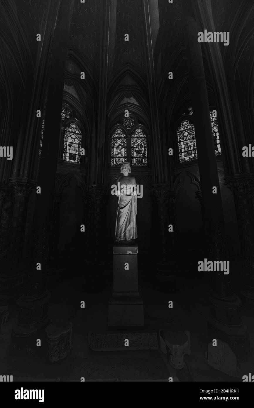 Statue von Ludwig König IX, Saint-Louis, König von Frankreich, in der unteren Kapelle der Sainte Chapelle, Paris, Frankreich, Europa Banque D'Images