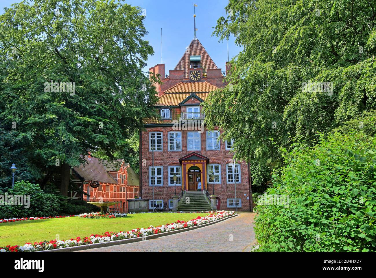 Schloss Ritzebüttel aux frontières fleuries, Nordseeheilbad Cuxhaven, estuaire d'Elbe, mer du Nord, côte de la mer du Nord, Basse-Saxe, Allemagne Banque D'Images