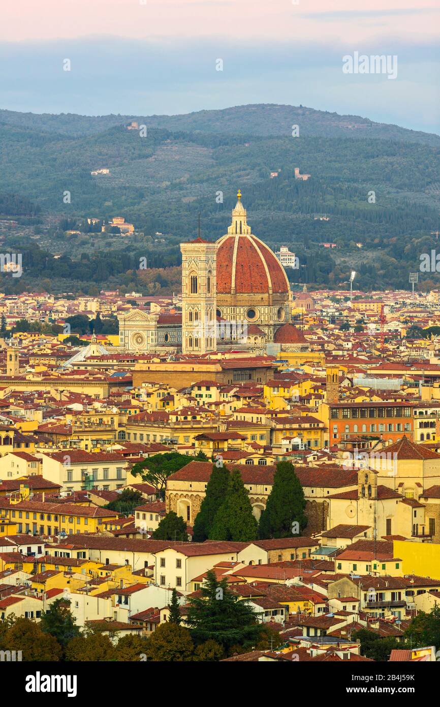 Italie, Florence, cathédrale 'San Maria del Fiore', 'Tour de cloche de Giotto' = 'Campanile di Giotto', 'Brunelleschi Dome' Banque D'Images
