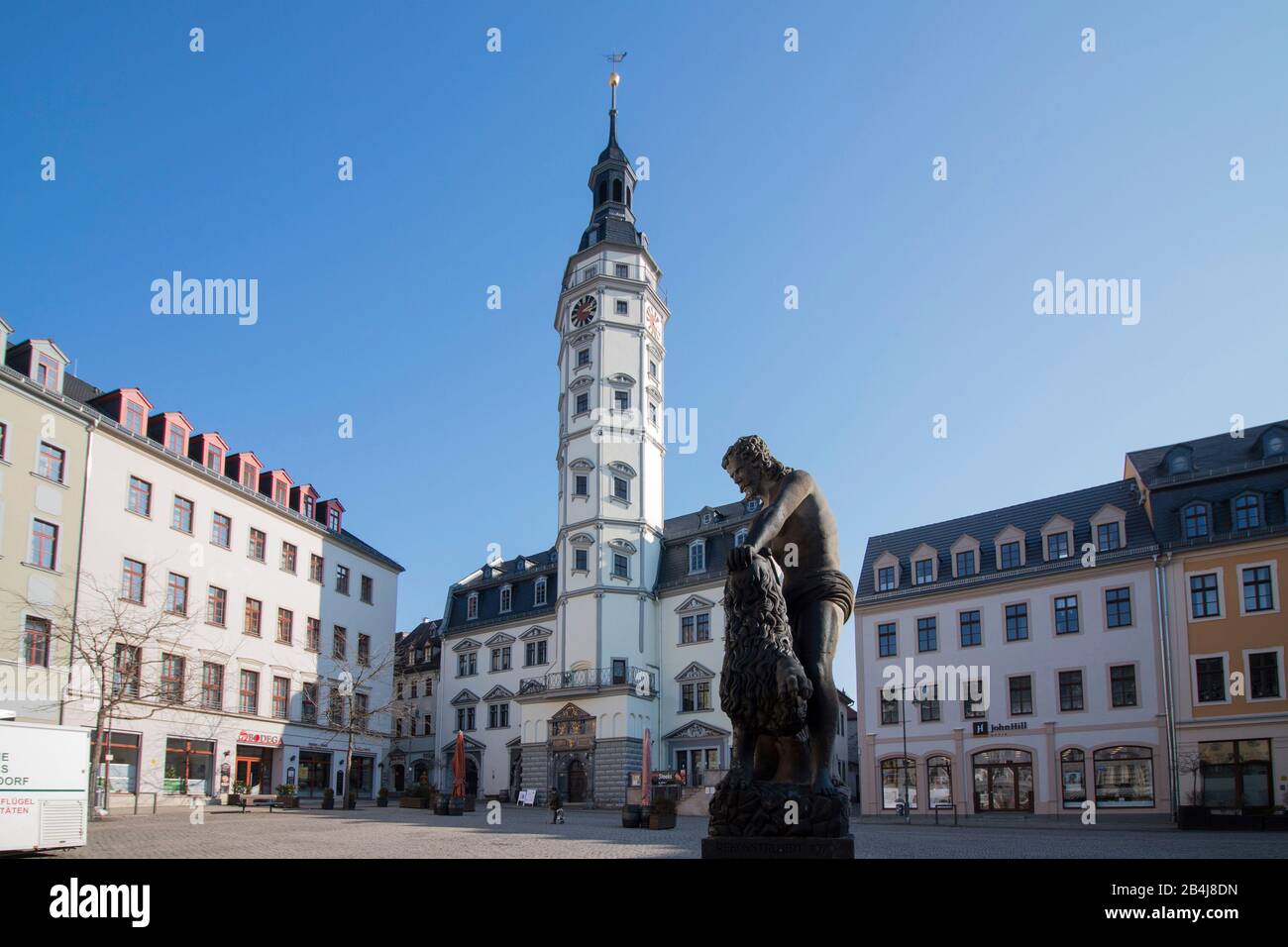 Allemagne, Thuringe, Gera, tour de la mairie, place du marché devant la mairie de la petite ville allemande Gera, Allemagne. Banque D'Images