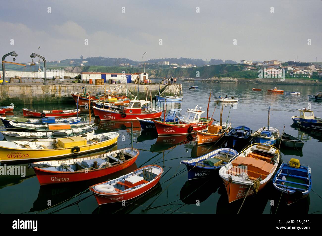 Bateaux De Pêche Port, Luarca, (Oviedo) Asturies Espagne Banque D'Images
