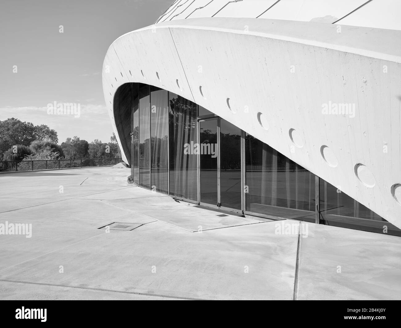 Terrasse und Randversteifung der Schalenkonstruktion des Dachs der Jahrhunderthalle Frankfurt Banque D'Images