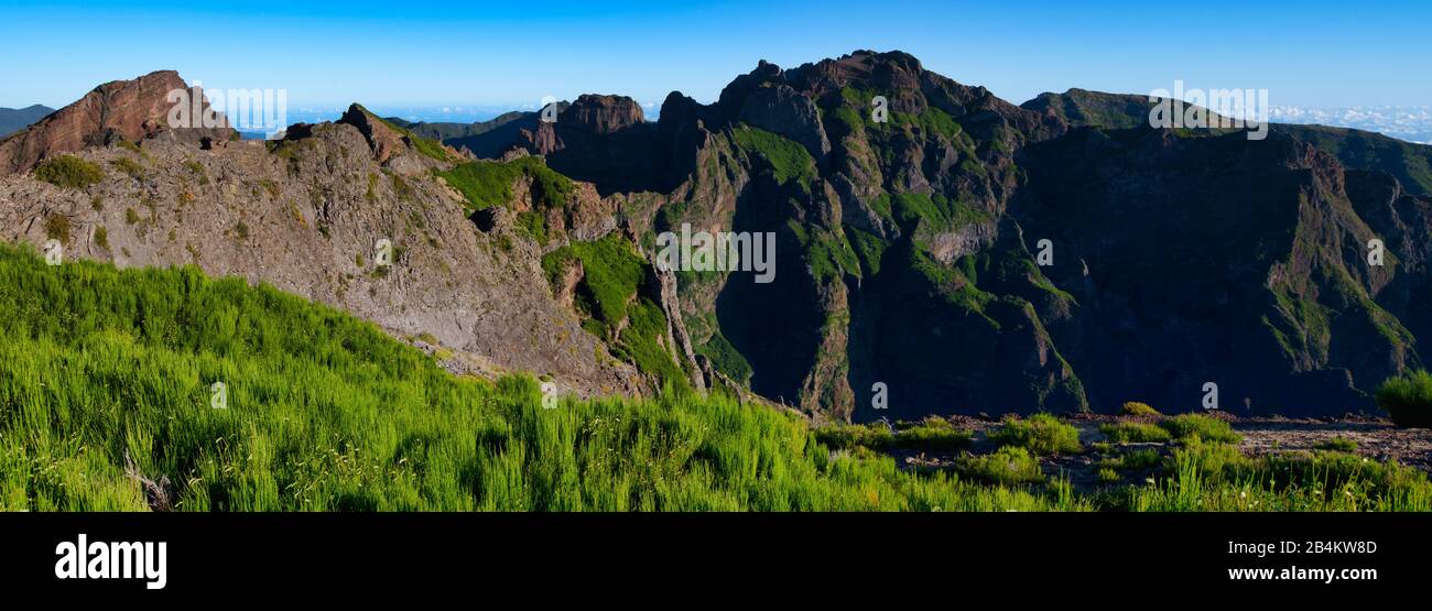 Vue panoramique du sentier de randonnée de Pousada do Arieiro à Pico Ruivo, Parque Natural da Madeira, Madère, Portugal Banque D'Images
