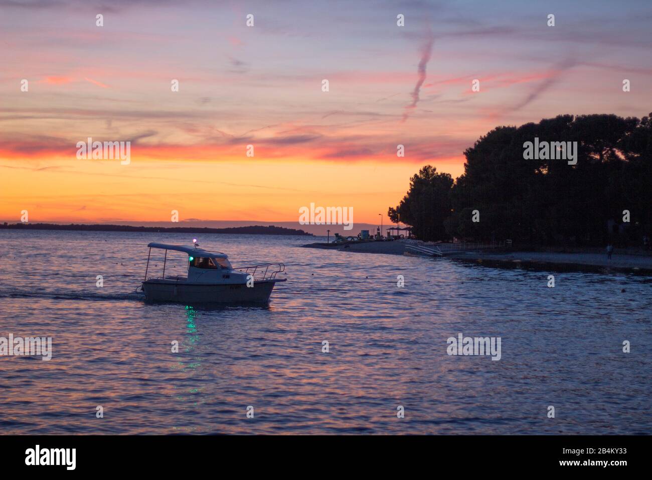 Coucher du soleil sur la côte Croate Banque D'Images