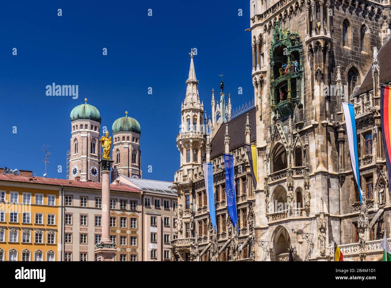 Deutschland, Bayern, Oberbayern, München, Marienplatz, Mariensäule Gegen Frauenkirche, Neues Rathaus Banque D'Images