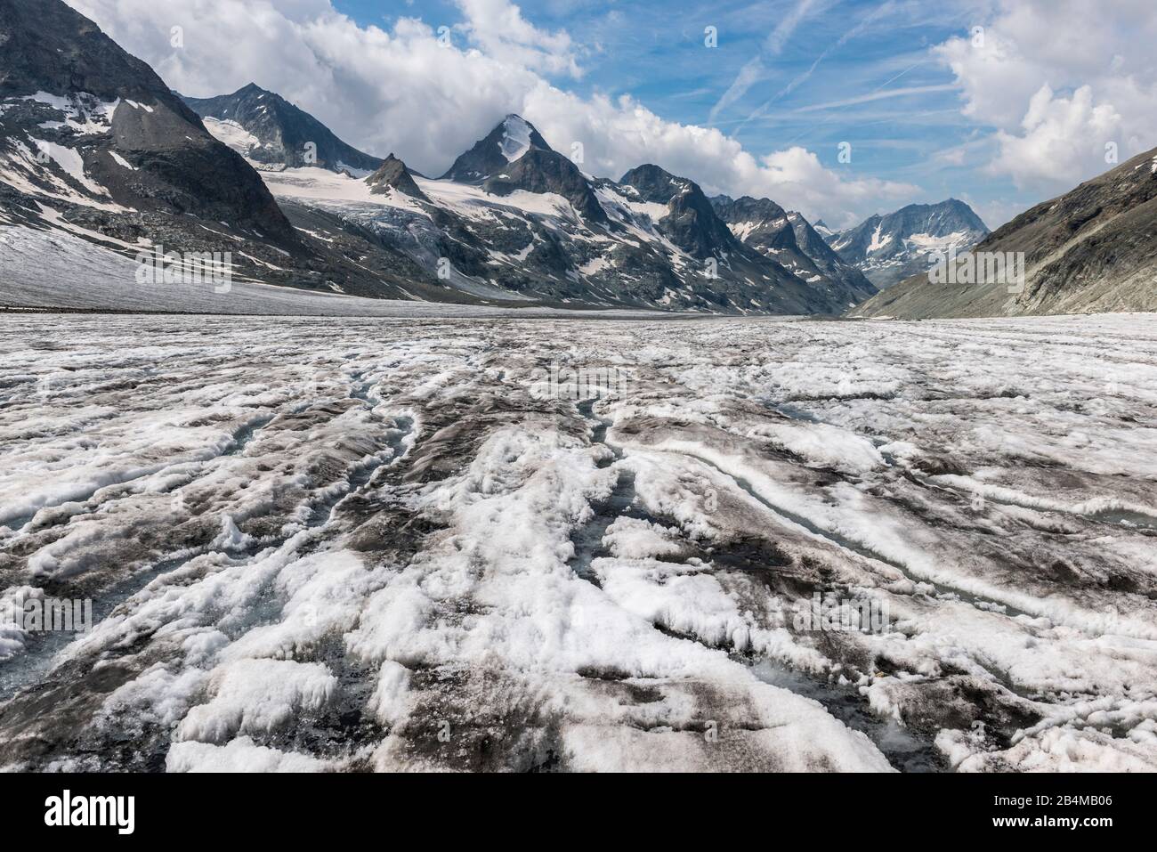 Suisse, Valais, Haute route Chamonix Zermatt, des cours d'eau s'écoulent sur le glacier d'Otemma dans la vallée Banque D'Images