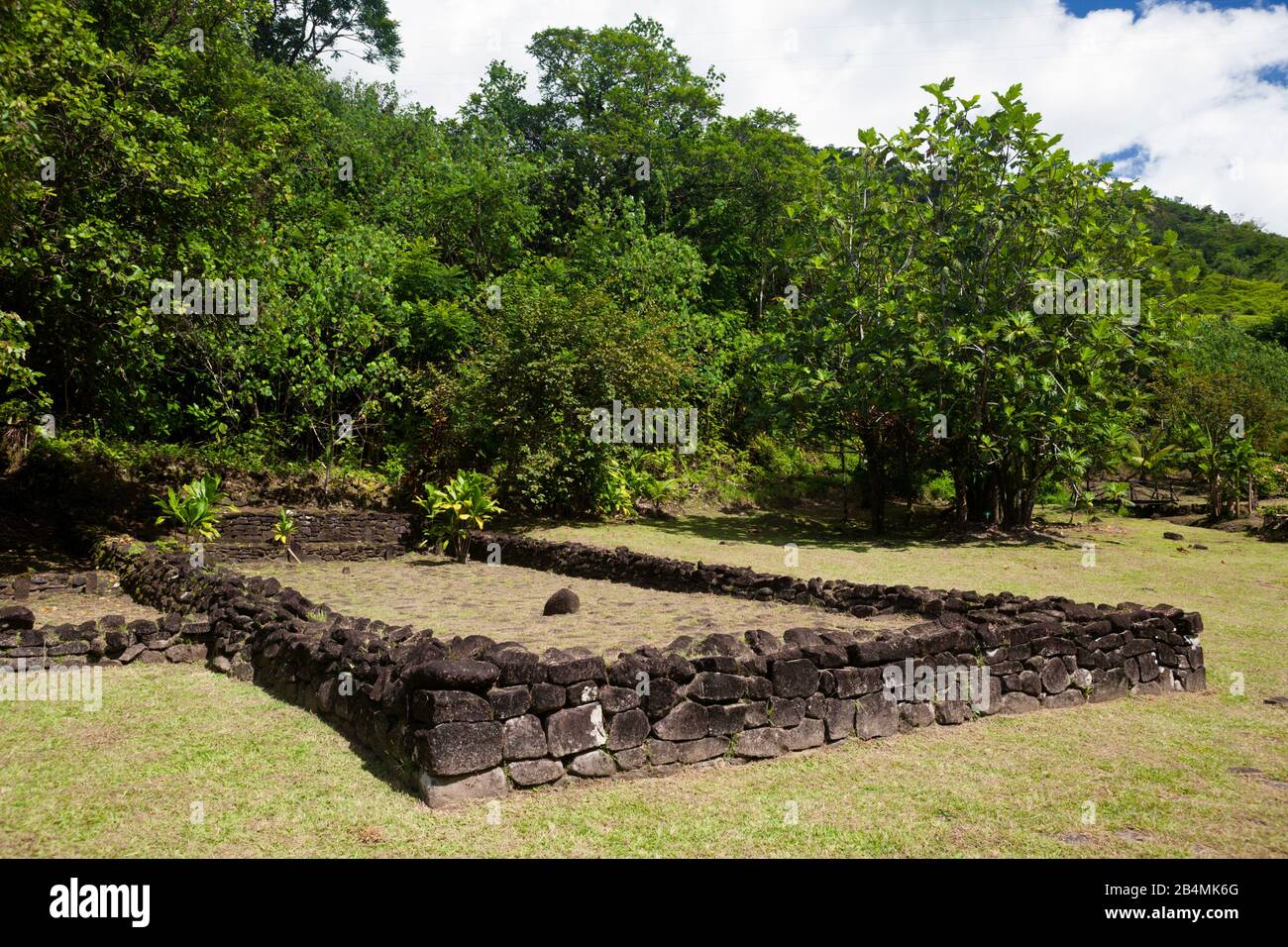 Demeure de village ancien marae Fare Hape, Tahiti, Tahiti, Polynésie Française Banque D'Images