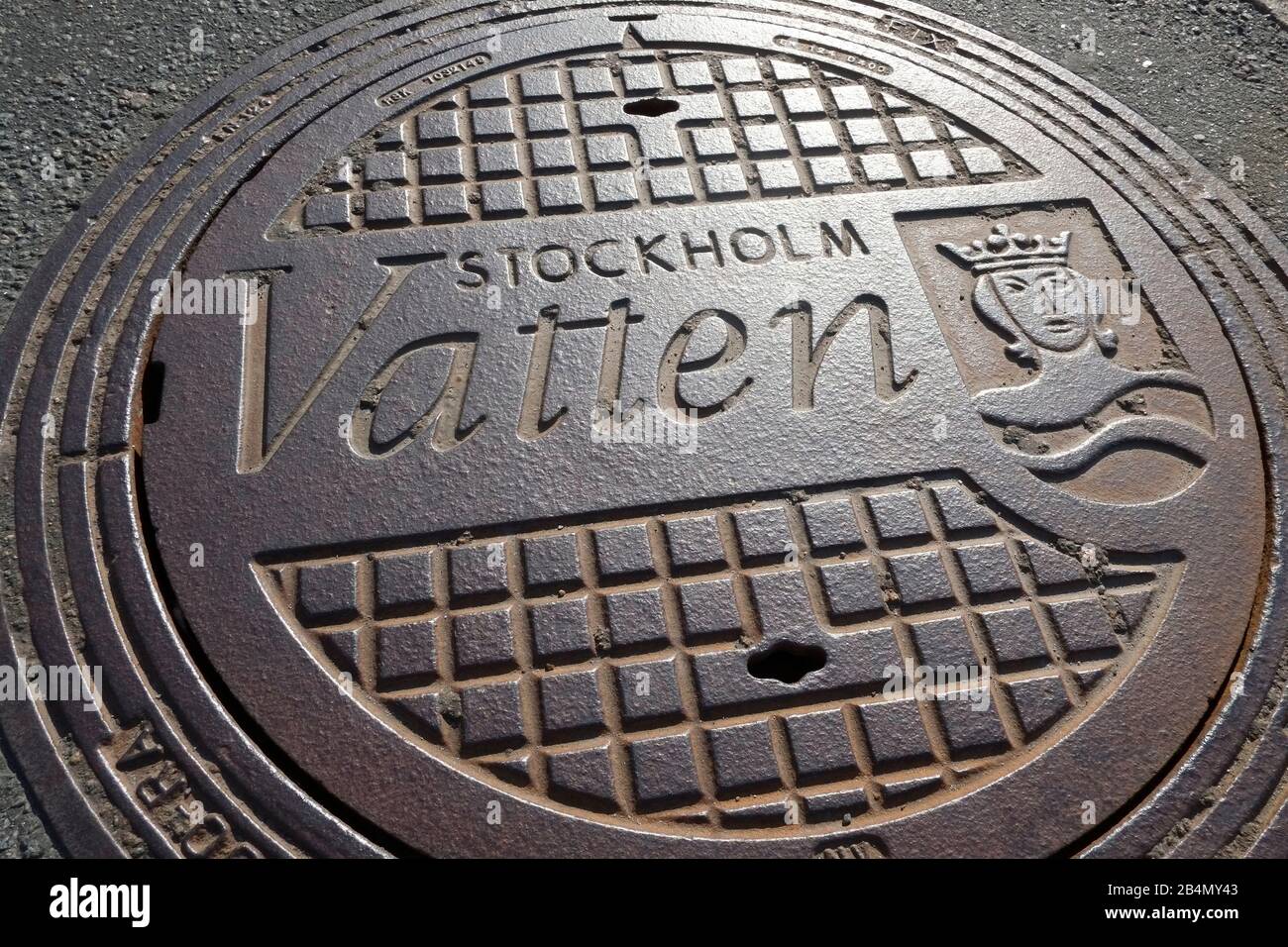 Couvercle de trou d'homme en fonte de l'alimentation en eau de Stockholm Banque D'Images