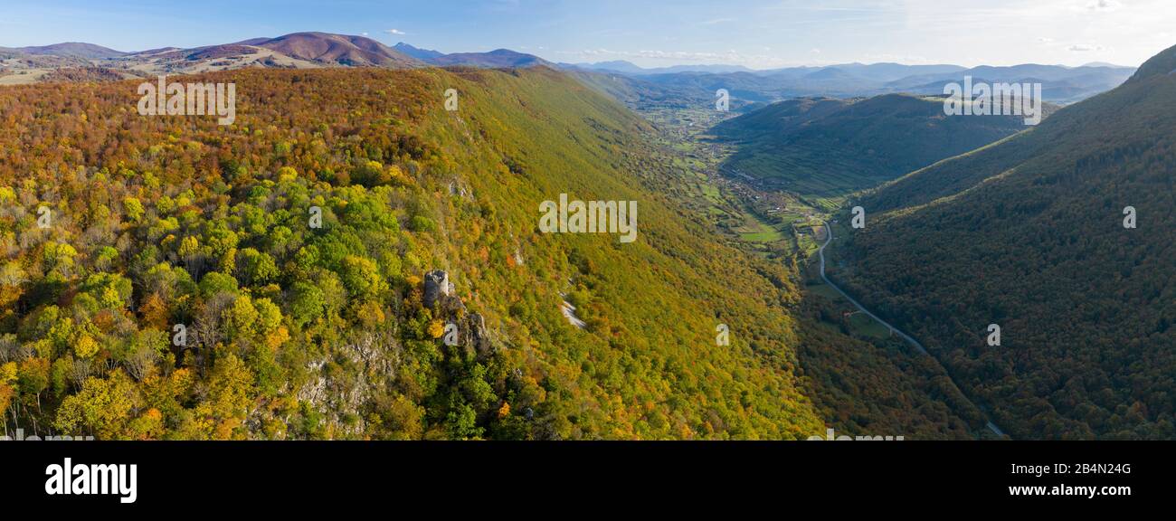 Automne en Bosnie-Herzégovine (ruines du château près de Bihac) Banque D'Images