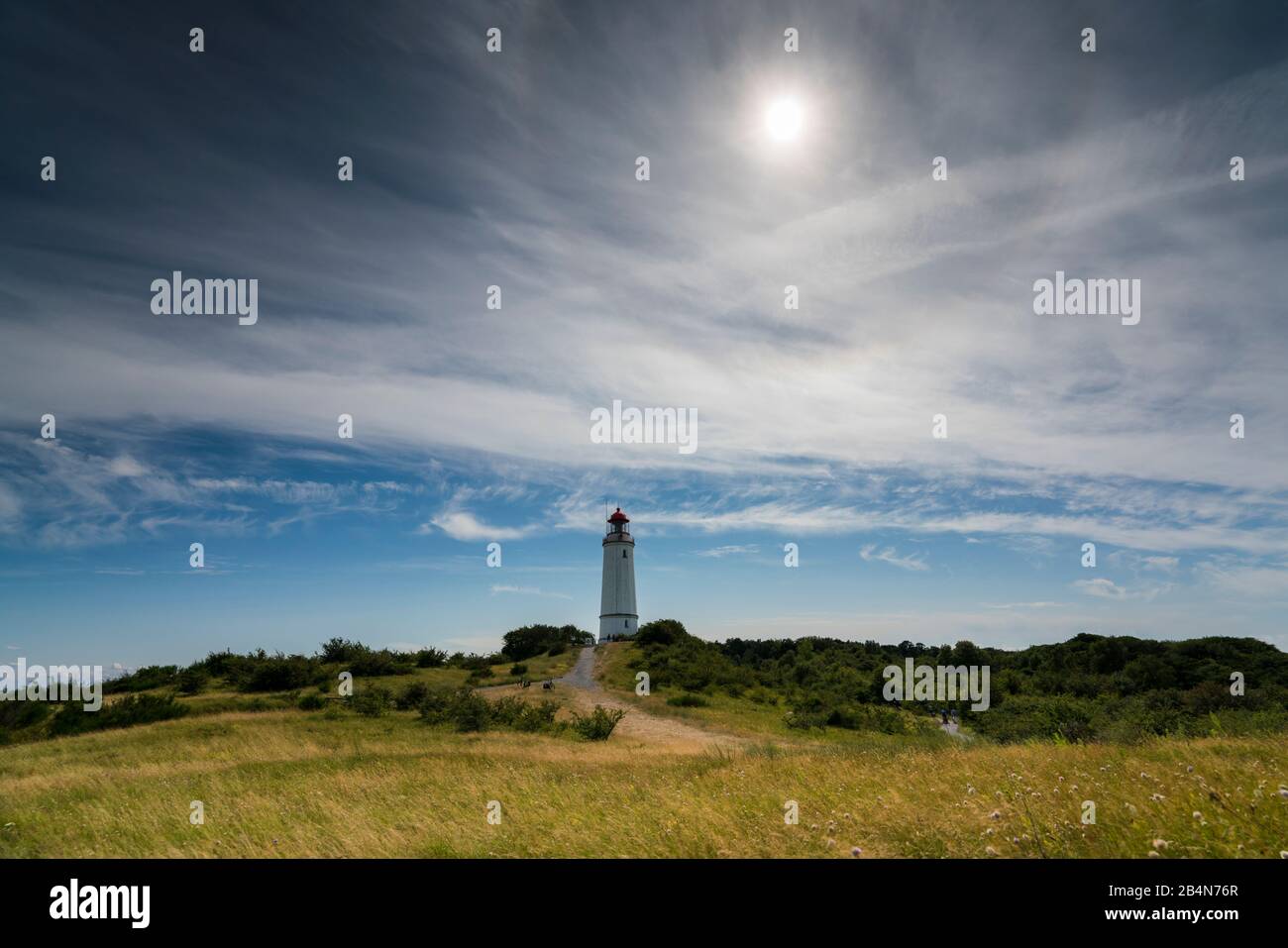 Insel Hiddensee und das Hochland mit Leuchtturm und schönen Wolken toller Stimmung im Sommer, Banque D'Images