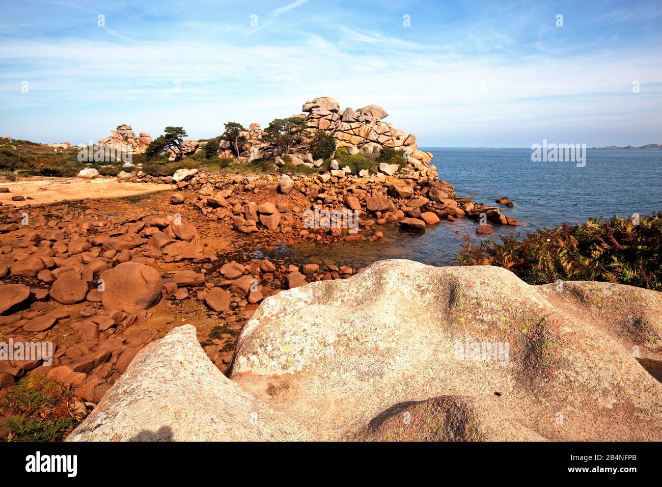 La Côte de granit rose un monument situé dans le nord de la Bretagne depuis la France. Banque D'Images
