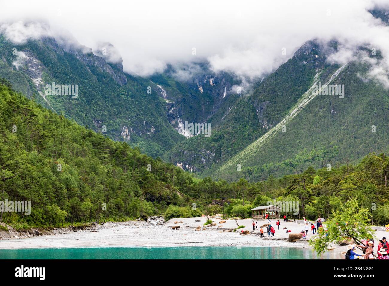 Blue Moon Valley au pied De Jade Dragon Snow Mnt (Yulong Xue Shan) à Lijiang, province du Yunnan, Chine. Banque D'Images