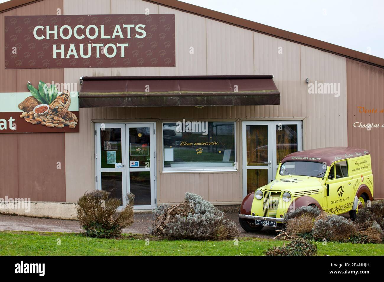 Fécamp est une ville française sur la Côte d'Albatros. Dans le département Seine-Maritime de la région Normandie. Il est situé au niveau de la mer directement sur la Manche entre Dieppe et le Havre. Le musée du chocolat Hautot et boutique. Banque D'Images