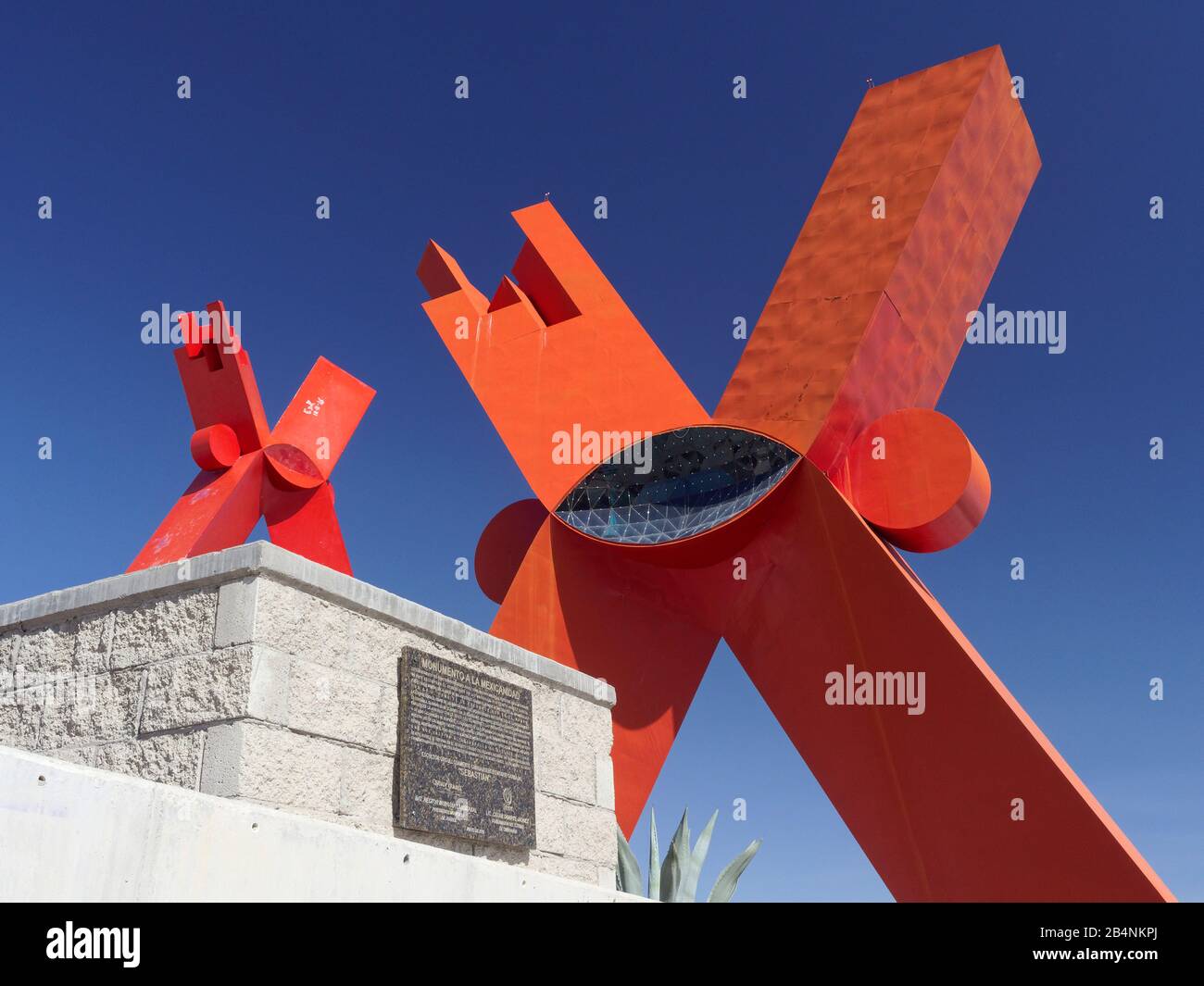 La sculpture symbolique 'X' ou 'L'Equis' Ciudad Juarez Banque D'Images