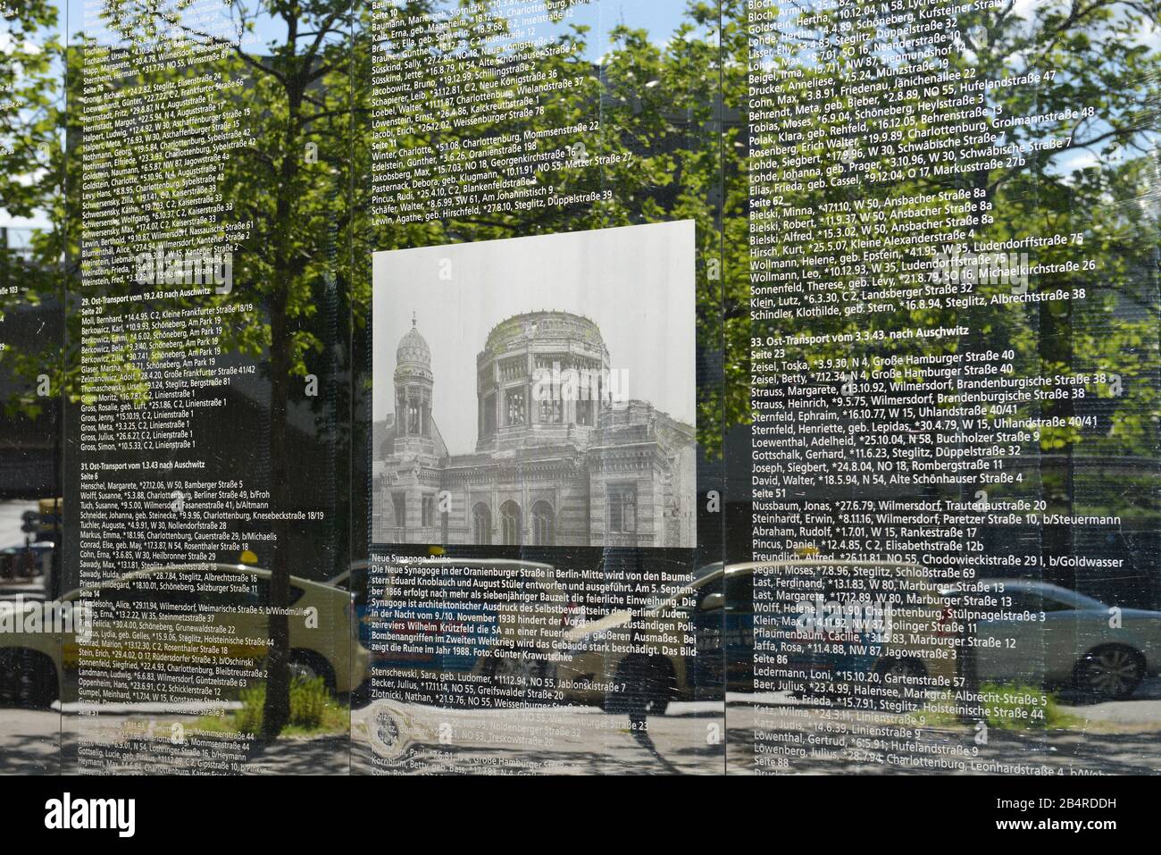 , Spiegelwand Holocaust-Denkmal, Hermann-Ehlers-Platz, Berlin, Deutschland, Steglitz Banque D'Images