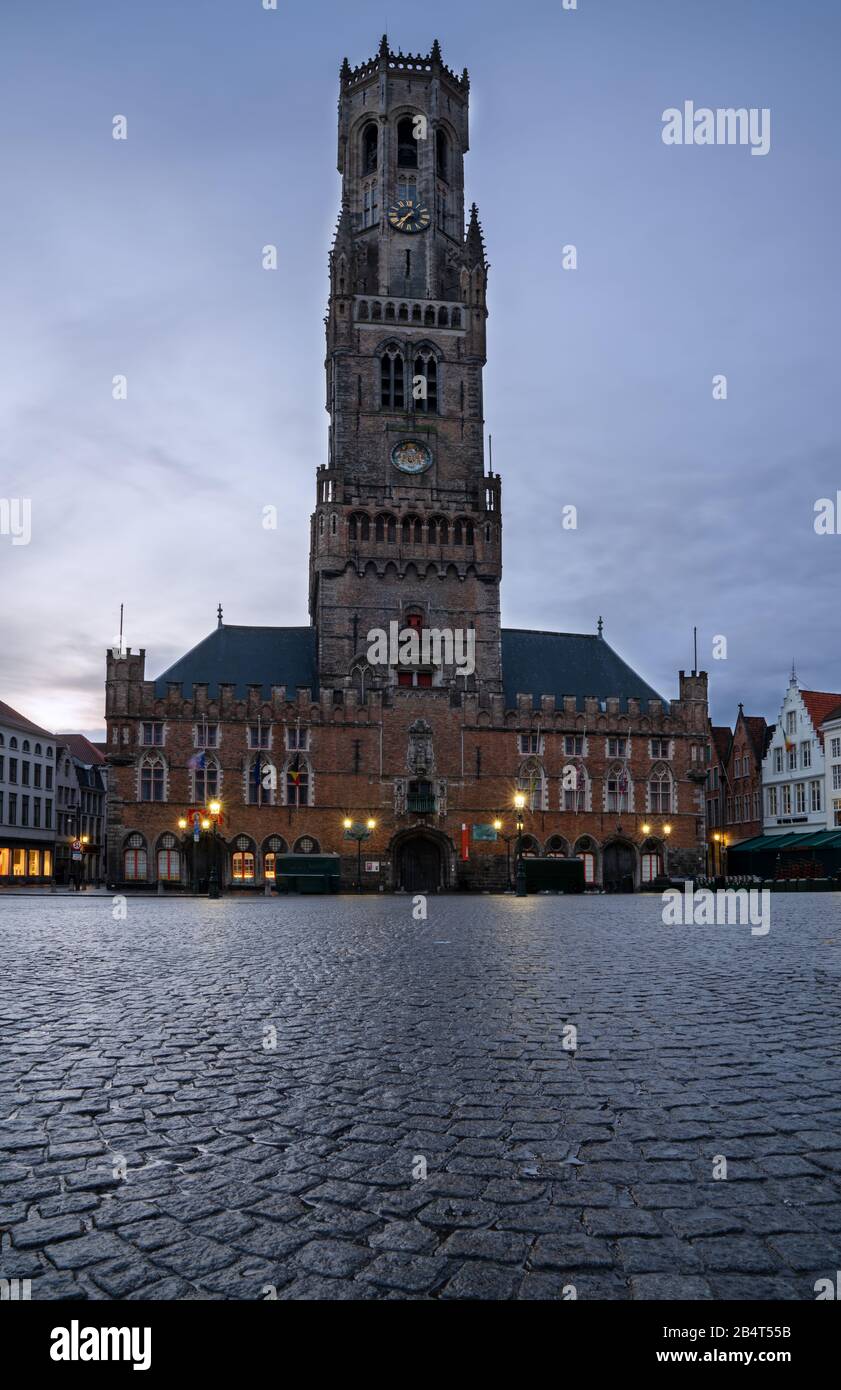Bruges, BELGIQUE - 2 NOVEMBRE 2019 : bâtiments historiques de Bruges le 2 novembre 2019 en Belgique Banque D'Images