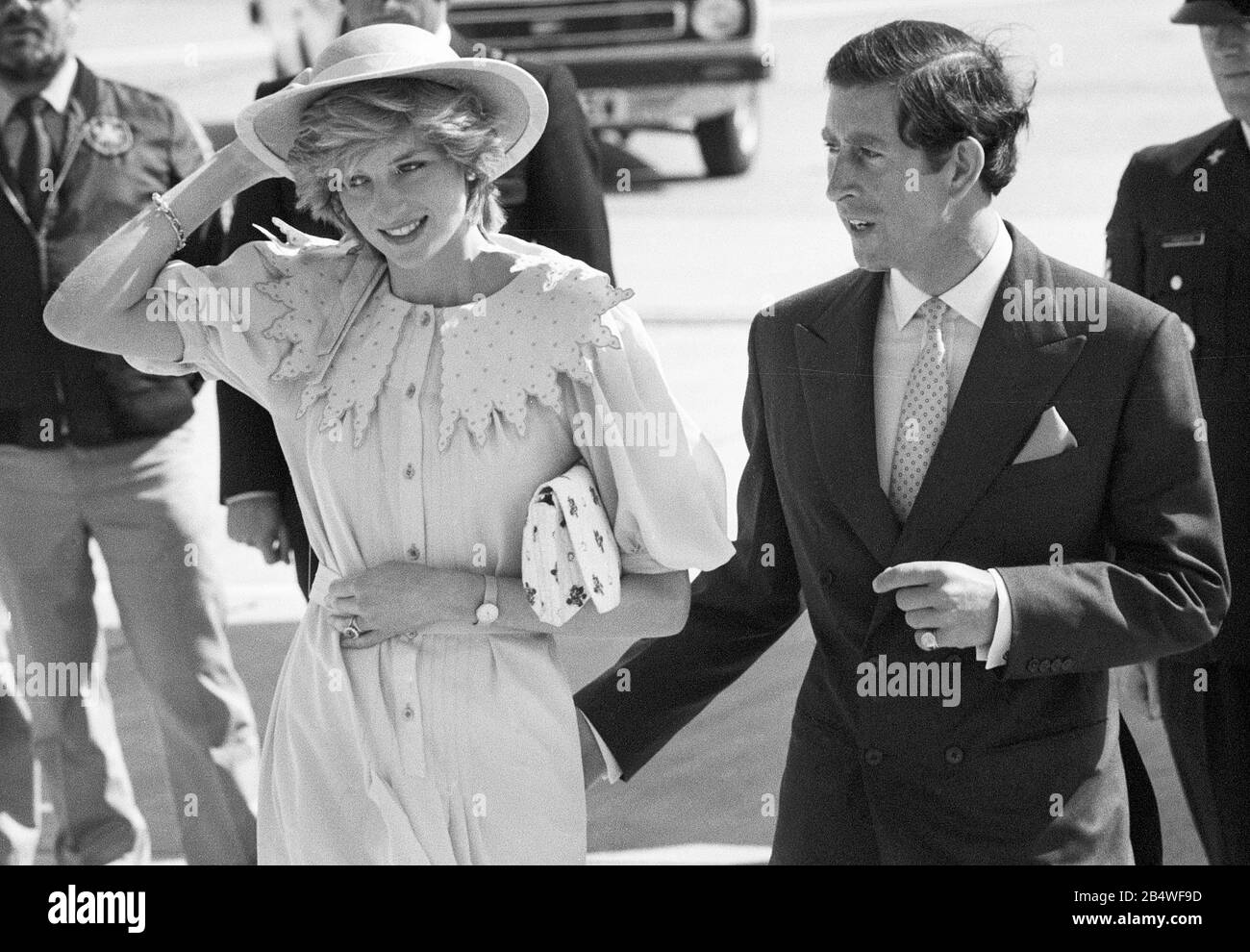 Le Prince et la princesse de Galles quittent l'aéroport Heathrow de Londres pour le Canada en juin 1983. Banque D'Images