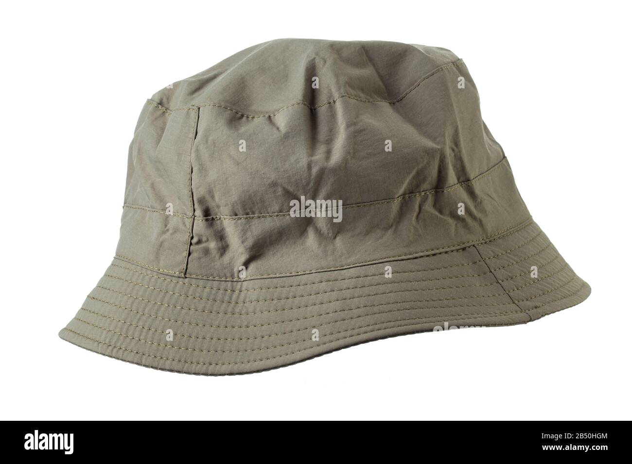 Chapeau de Panama sur un fond blanc. Le fichier contient le chemin d'écrêtage. Banque D'Images