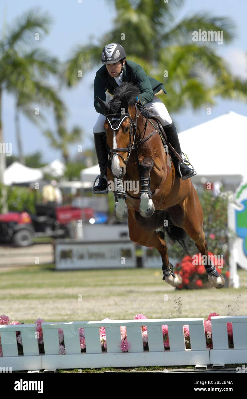 Conor Swale (IRE) équitation Nepomuk, Winter Equestrian Festival de Wellington, Floride, mars 2007, Moyen Tour Final 1,50 Classic Banque D'Images