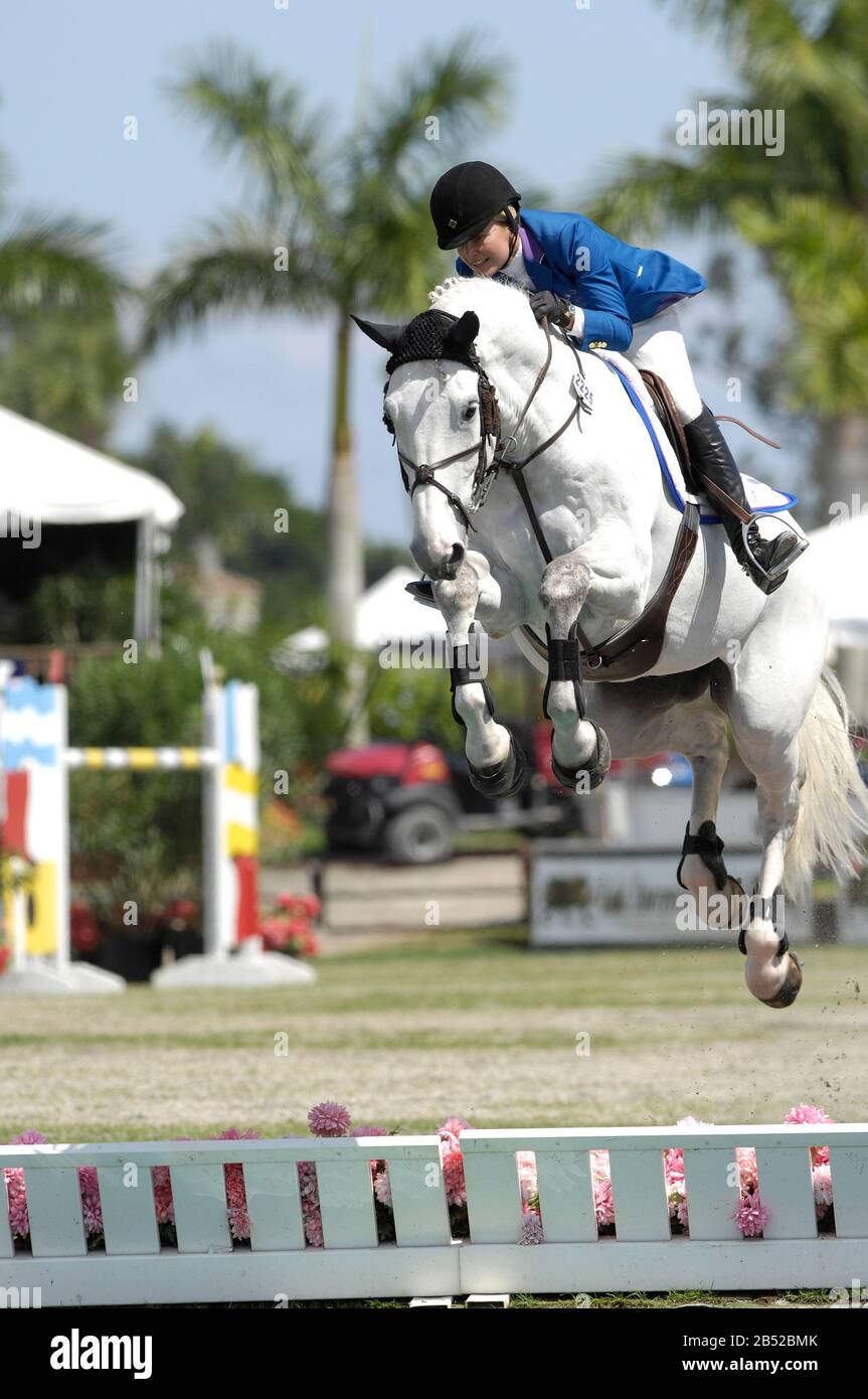 Candice King (USA) équitation Perfekt, Winter Equestrian Festival de Wellington, Floride, mars 2007, Moyen Tour Final 1,50 Classic Banque D'Images