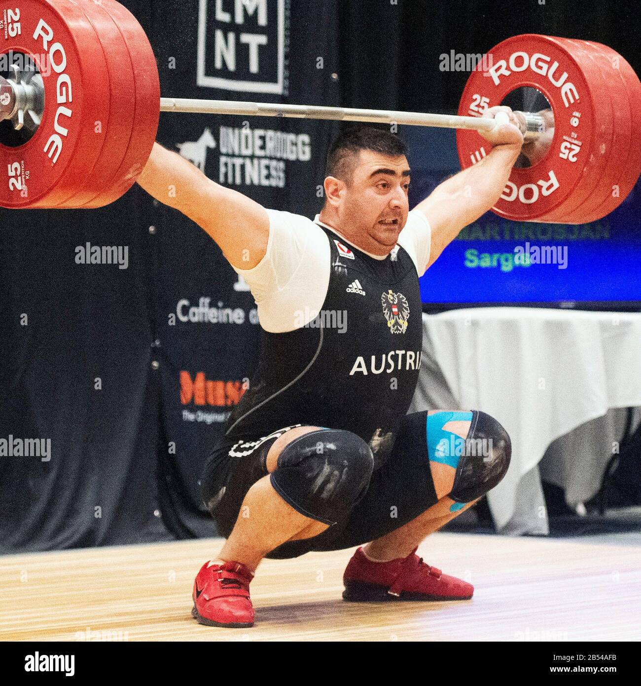 Columbus, Ohio, États-Unis. 7 mars 2020. Sargis Martirosjan (AUT) monte 170 kg. Dans la hache dans le IWF Rogue World Challenge dans le Arnold Sports Festival à Columbus, Ohio, États-Unis. Columbus, Ohio, États-Unis. Crédit: Brent Clark/Alay Live News Banque D'Images