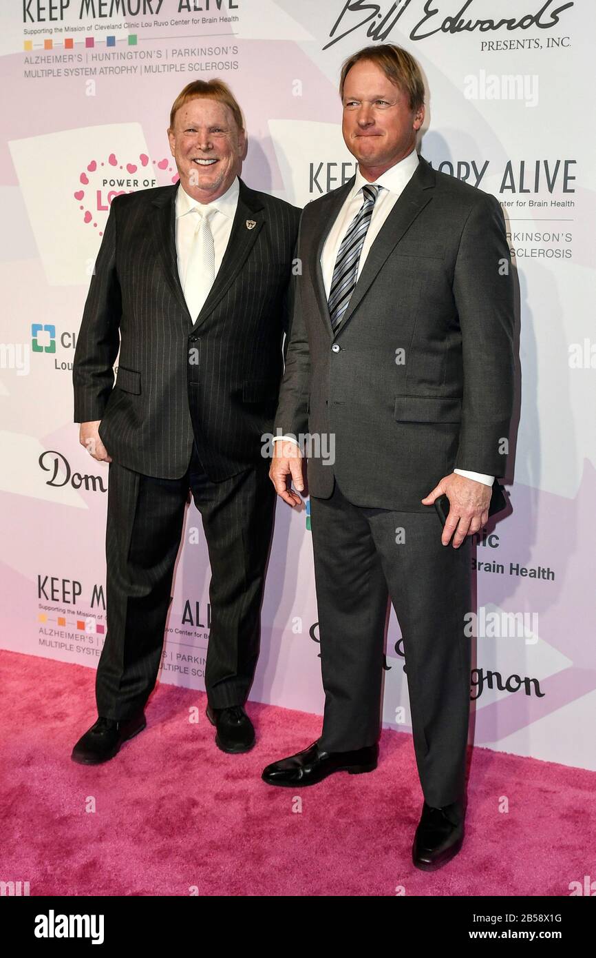 Las Vegas NV, États-Unis. 7 mars 2020. Mark Davis et Jon Gruden ont présenté la photo Keep Memory Alive avec l'honneur Neil Diamond au 24ème gala annuel sur la puissance de l'amour dans le Hall du MGM Grand Garden Arena de Las Vegas, Nevada, le 07 mars 2020. Crédit: Damas Carter/Media Punch/Alay Live News Banque D'Images