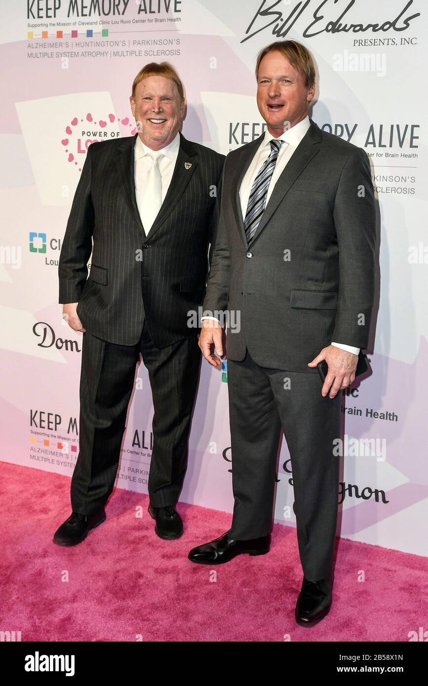 Las Vegas NV, États-Unis. 7 mars 2020. Mark Davis et Jon Gruden ont présenté la photo Keep Memory Alive avec l'honneur Neil Diamond au 24ème gala annuel sur la puissance de l'amour dans le Hall du MGM Grand Garden Arena de Las Vegas, Nevada, le 07 mars 2020. Crédit: Damas Carter/Media Punch/Alay Live News Banque D'Images