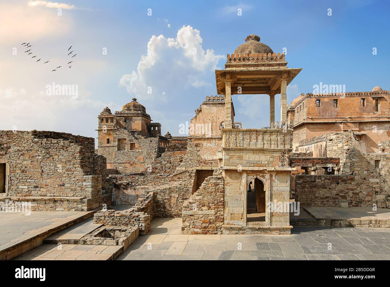 Reliques du palais de Rana Kumbha au fort historique de Chittorgarh à Udaipur Rajasthan, Inde. L'ancien fort de Chittor est un site classé au patrimoine mondial de l'UNESCO Banque D'Images