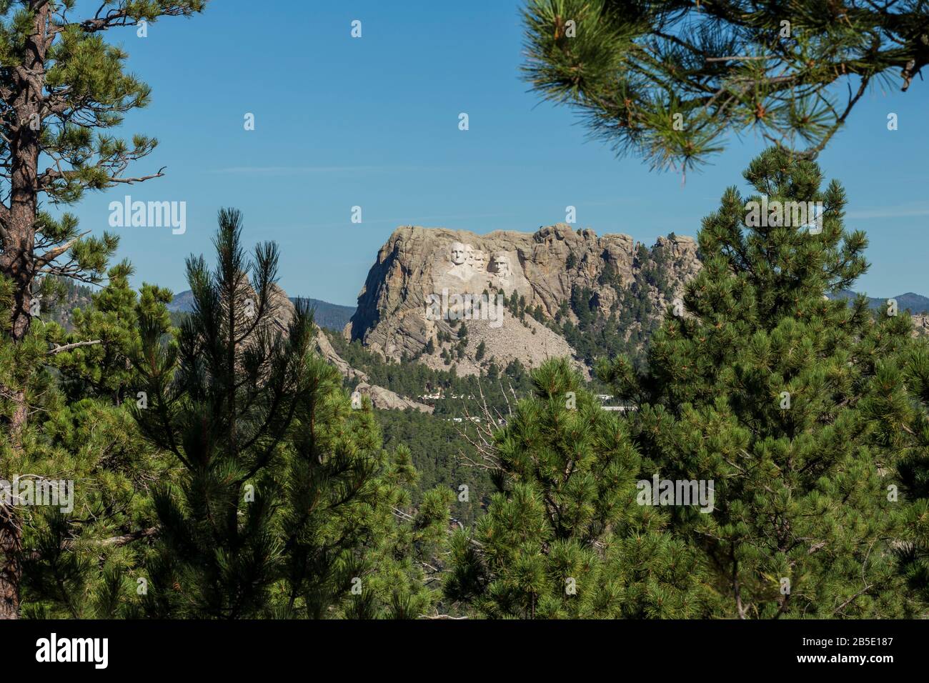 Vue sur Mt. Rushmore depuis une vue sur les Black Hills du Dakota du Sud. Banque D'Images