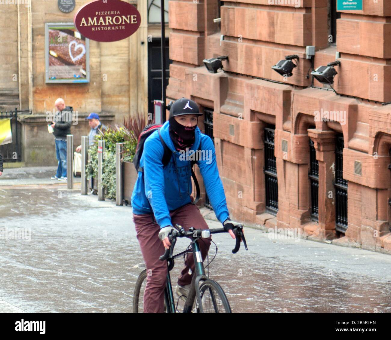Glasgow, Écosse, Royaume-Uni, 8 mars 2020: Le coronavirus a vu une gare centrale très calme avec des rues tranquilles et des voyageurs donnant des masques dans les rues de la ville. Copywrite Gerard Ferry/ Alay Live News Banque D'Images