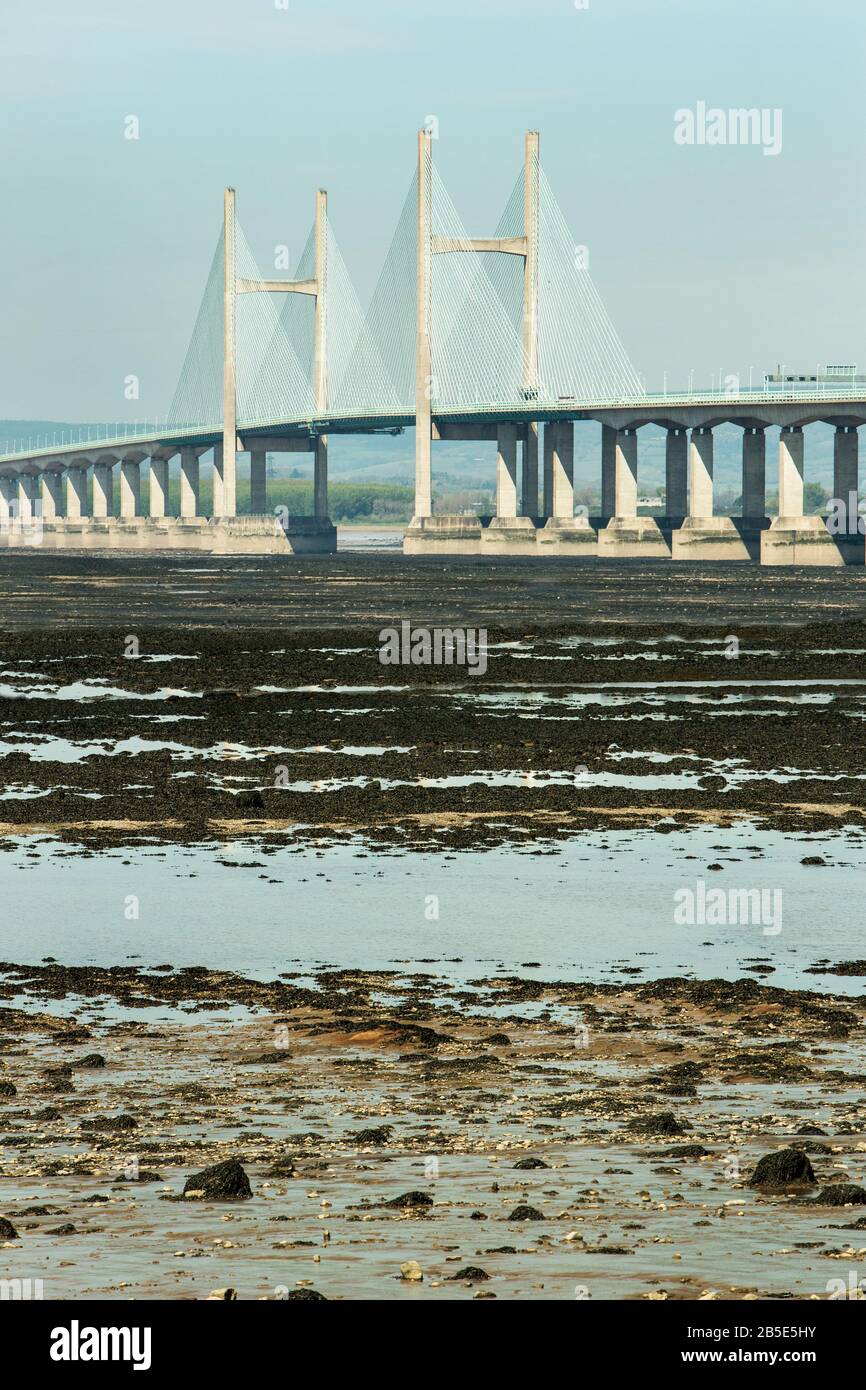Le pont Prince de Galles deuxième (nouveau) pont suspendu Severn traversant l'estuaire de la rivière Severn, Angleterre, Royaume-Uni Banque D'Images