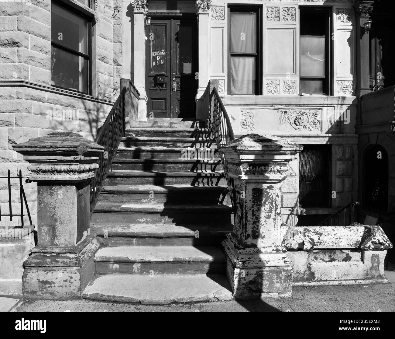 Panneau de signalisation de harlem Banque d'images noir et blanc - Alamy