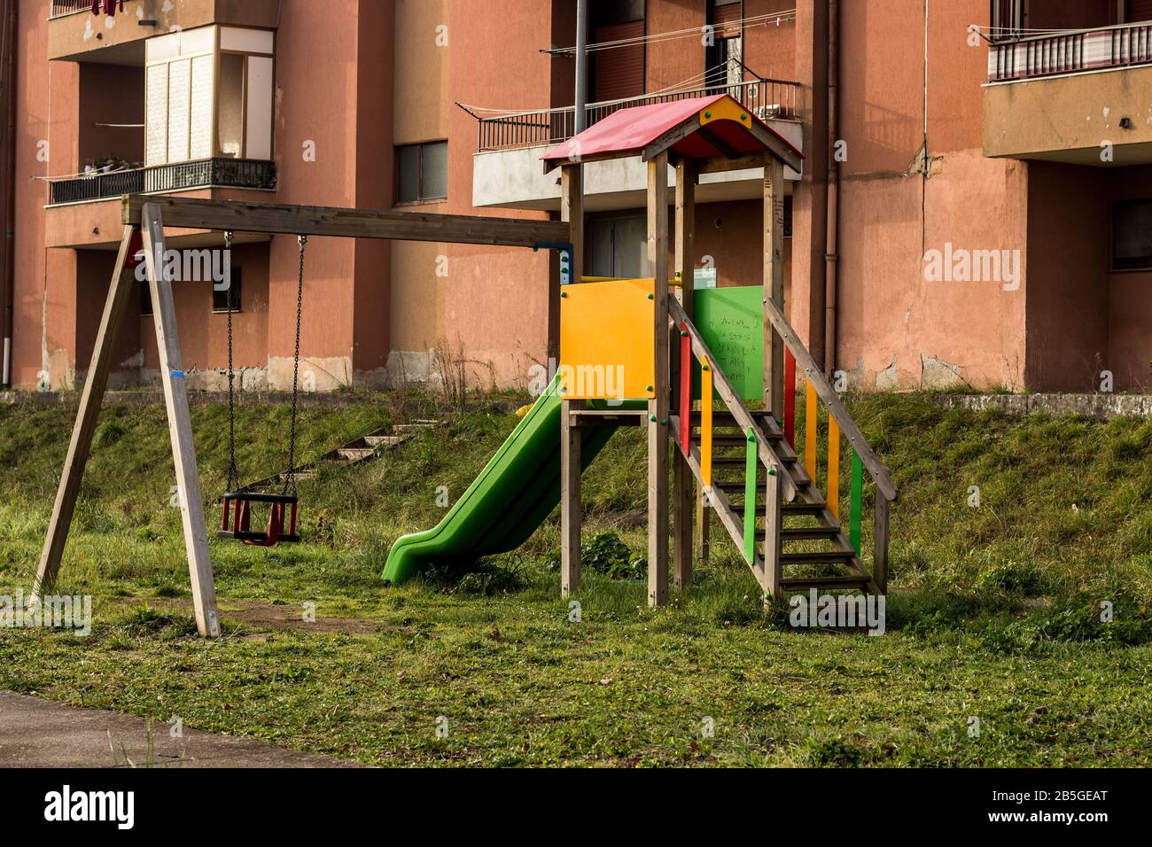 Aire de jeux pour enfants vide à Benevento Banque D'Images