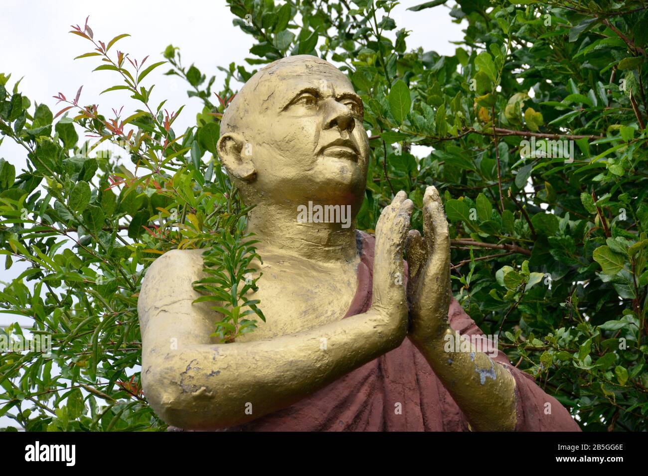 Moenchsstatue Bahiravokanda Tempel Buddha Vihara, Kandy, Sri Lanka Banque D'Images