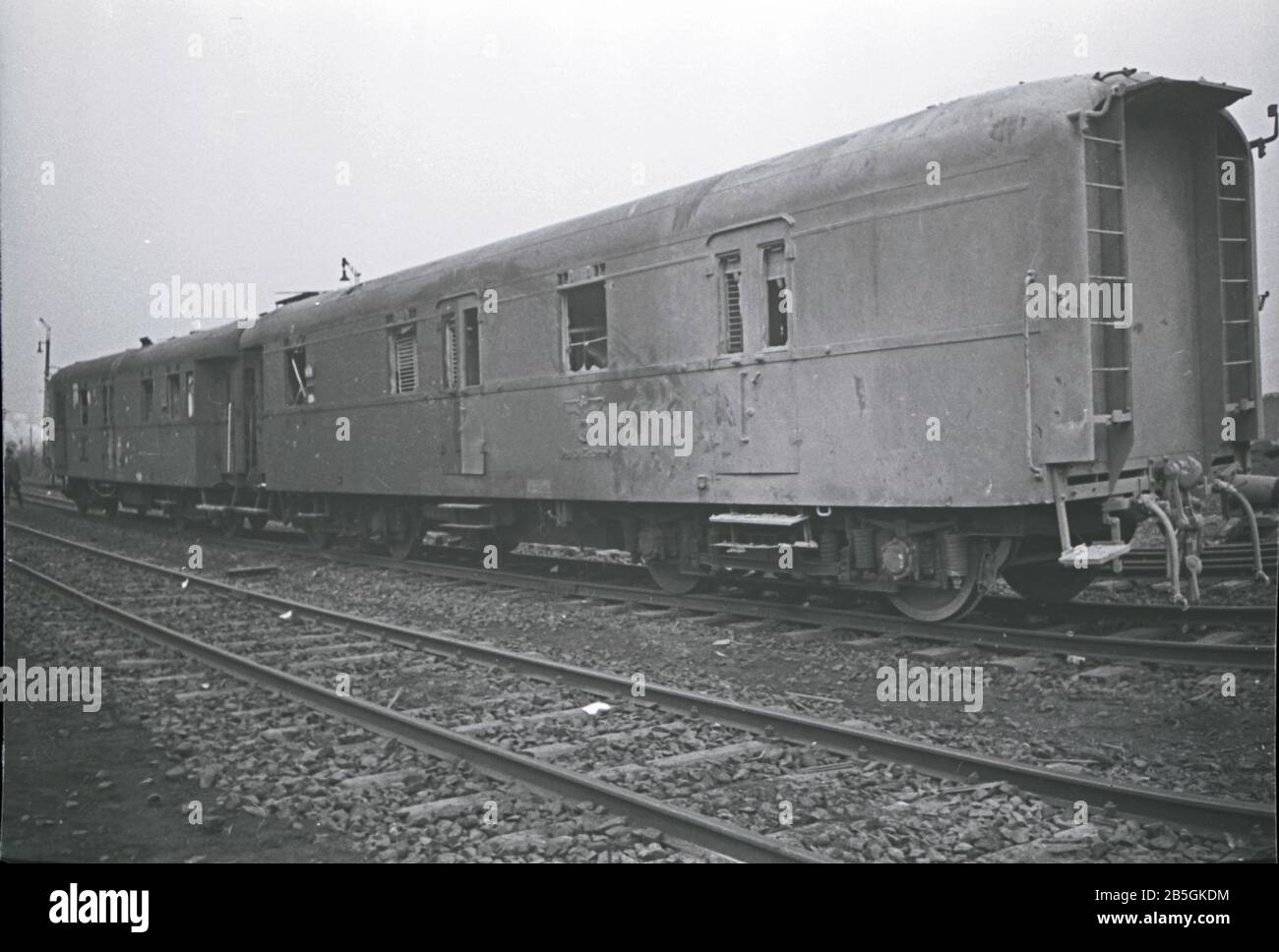 Bombenangriff / Bombernacht auf deutschen Bahnhof / bombardement nuit à la gare allemande Banque D'Images