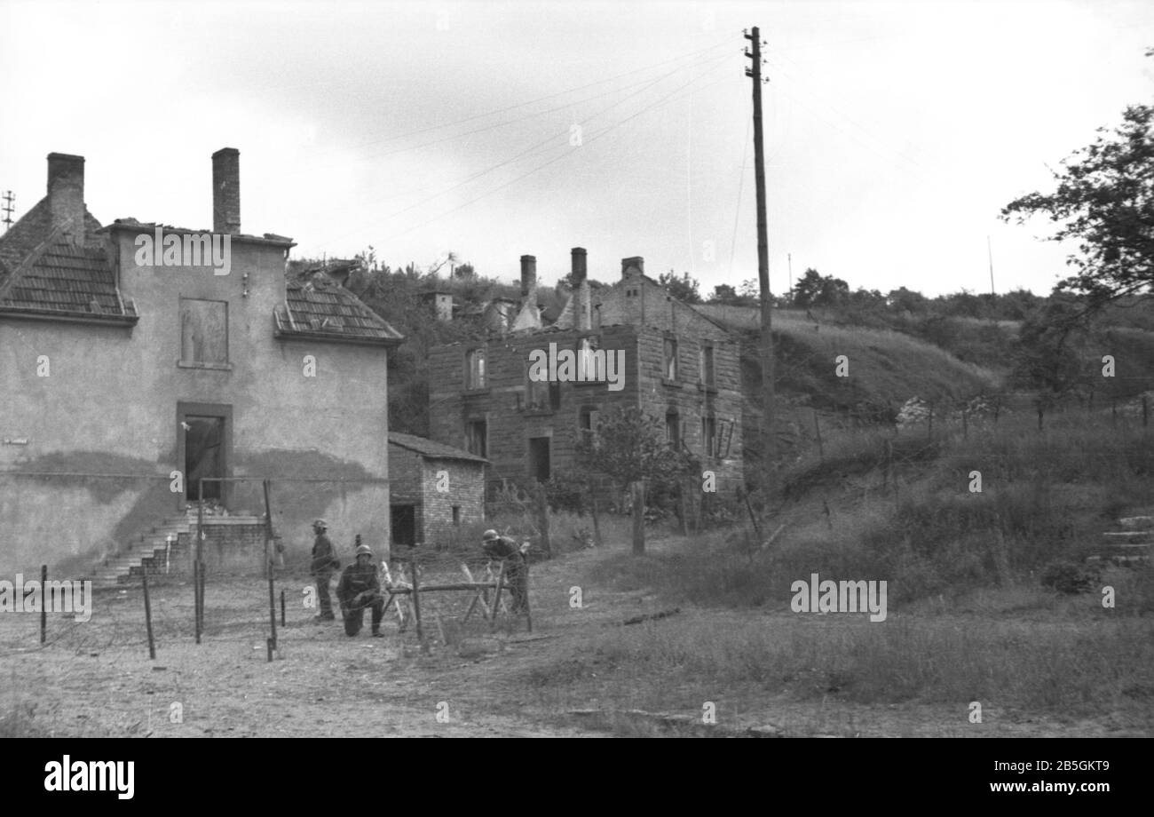 Wehrmacht Heer Panzersperren / Barrikaden / Stacheldraht Banque D'Images